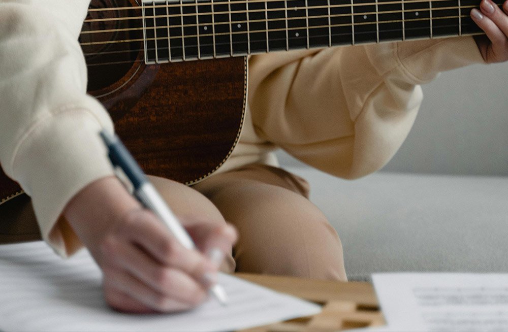 Authenticity versus Copy-Pasting: The Fine Line Every Musician Must Walk